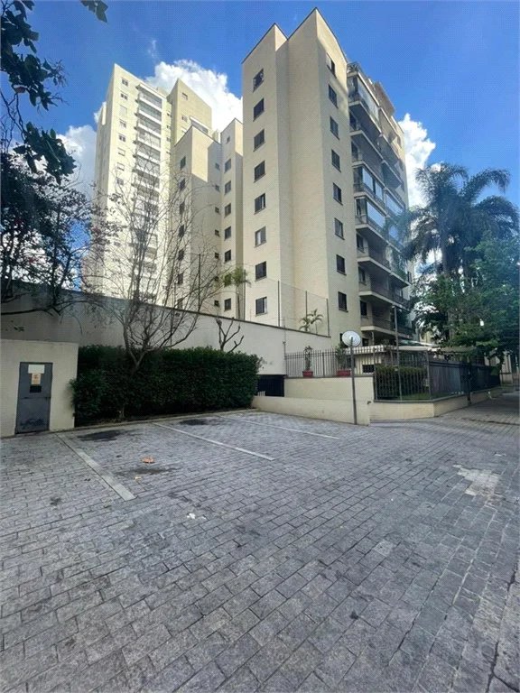 Apartamento à venda com 3 quartos, sendo 1 suíte, em Vila Andrade, São Paulo, SP