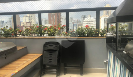 Apartamento à venda com 3 quartos, sendo 2 suítes,  em Vila Nova Conceição, São Paulo, SP