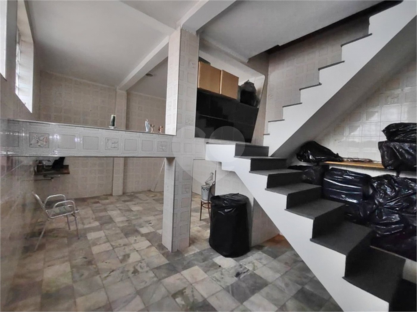Casa à venda com 3 quartos, sendo 1 suíte, no condomínio Vila Paiva, São Paulo - SP