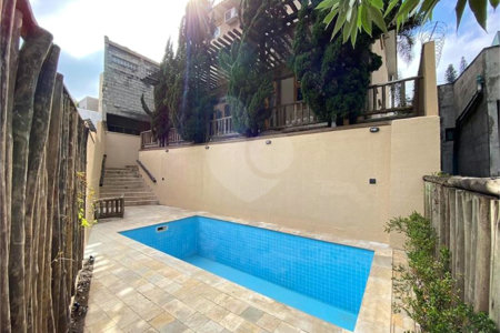Casa em condomínio à venda com 4 quartos, sendo 3 suítes, em Jardim Vitória Régia, São Paulo, SP