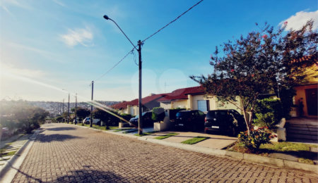 Casa à venda com 2 quartos, sendo 1 suíte,  no condomínio Villa das Palmeiras, Indaiatuba - SP