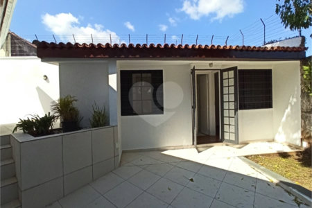 Sobrado para alugar com 3 quartos, sendo 1 suíte,  em Vila Oliveira, Mogi das Cruzes, SP