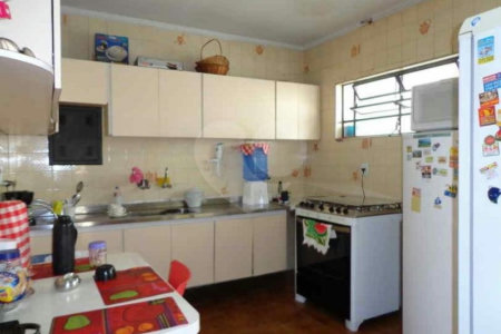 Casa à venda com 3 quartos, sendo 1 suíte,  em Jardim Londrina, São Paulo, SP