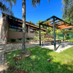 Casa à venda com 5 quartos, sendo 3 suítes, no condomínio Santa Teresa 1, Vinhedo - SP