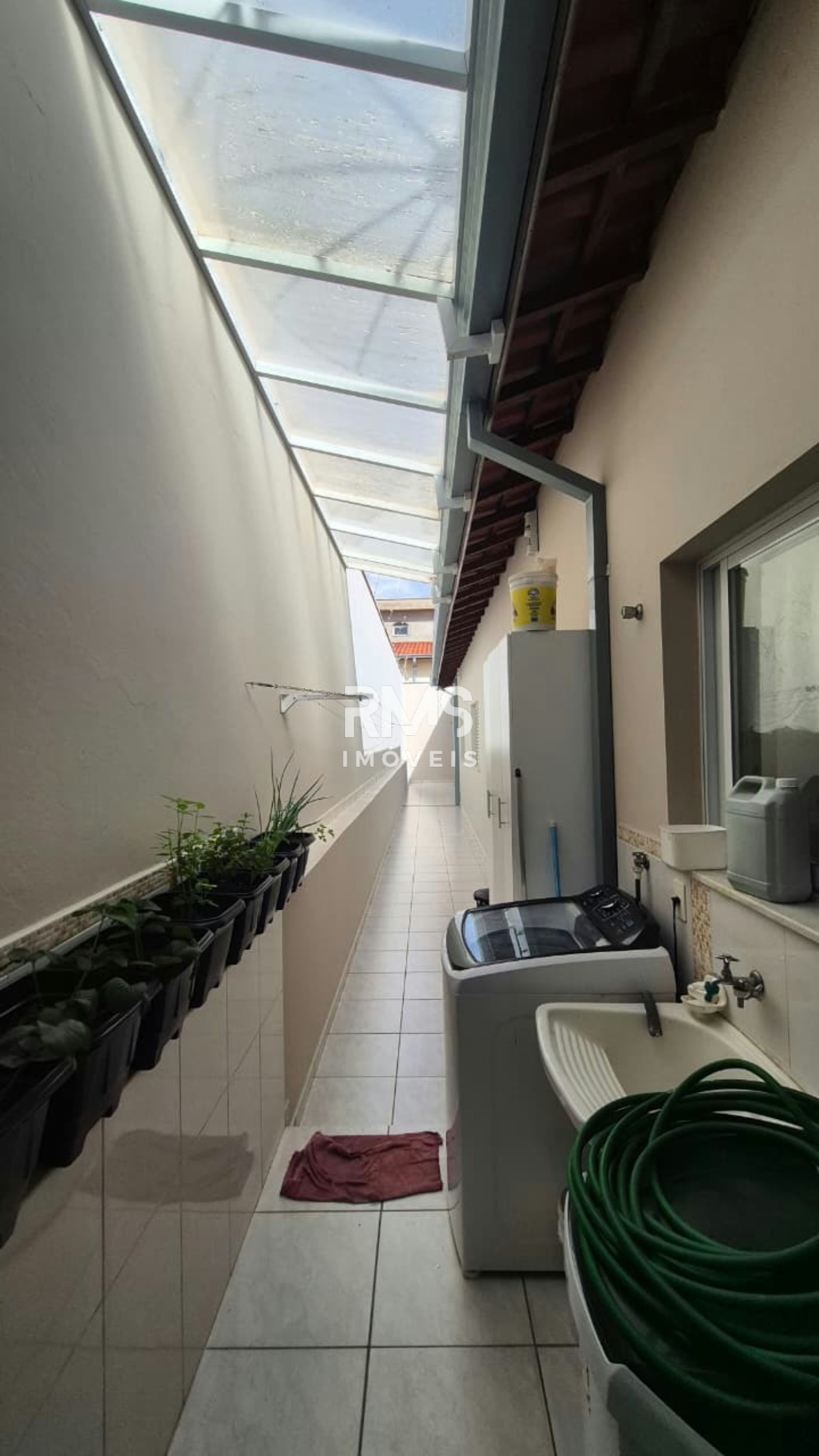 Casa à venda com 3 quartos, sendo 1 suíte,  em São Luiz, Itu, SP