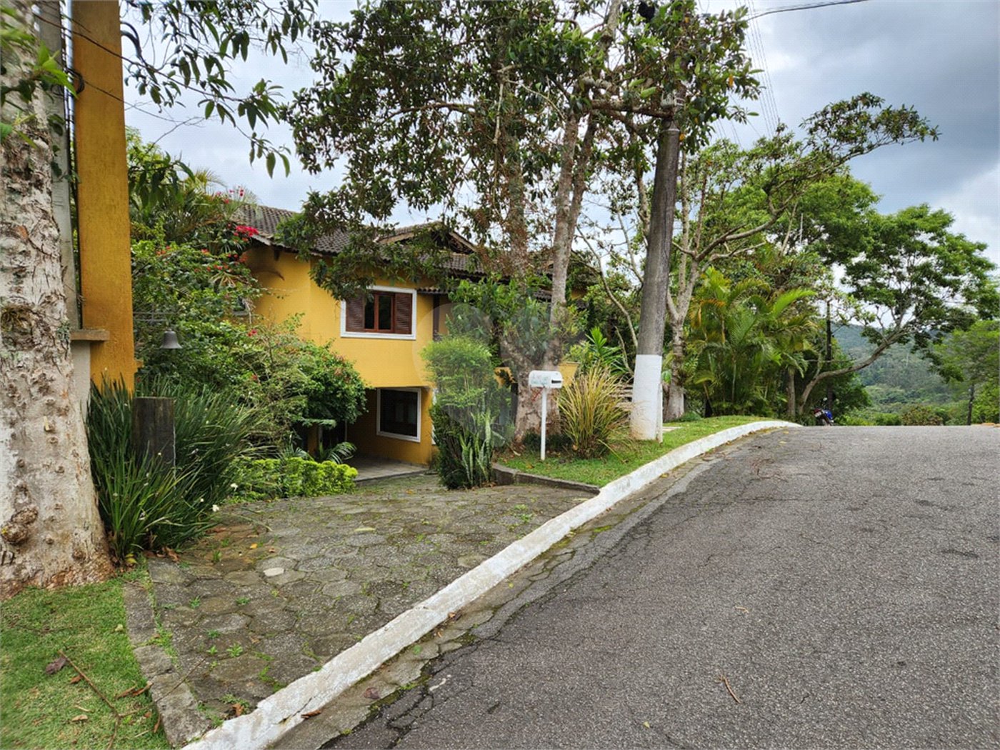 Casa à venda com 5 suítes no condomínio Suíça da Cantareira, Mairiporã - SP