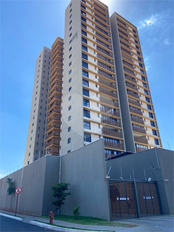 Apartamento à venda com 3 suítes em Vila Ferroviária, Araraquara, SP