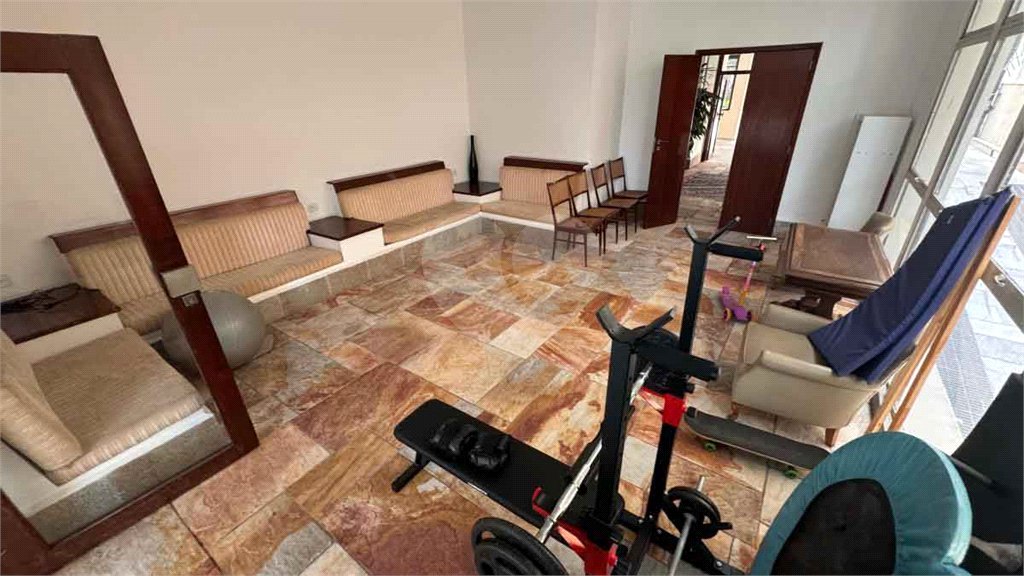 Apartamento à venda com 3 quartos, sendo 1 suíte, em Cerqueira César, São Paulo, SP