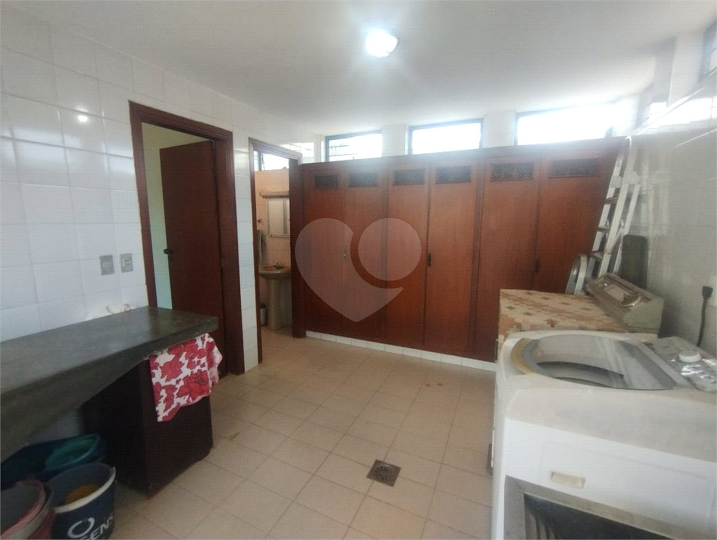 Casa à venda com 5 quartos, sendo 1 suíte, em Parque da Lagoa, Itapetininga, SP