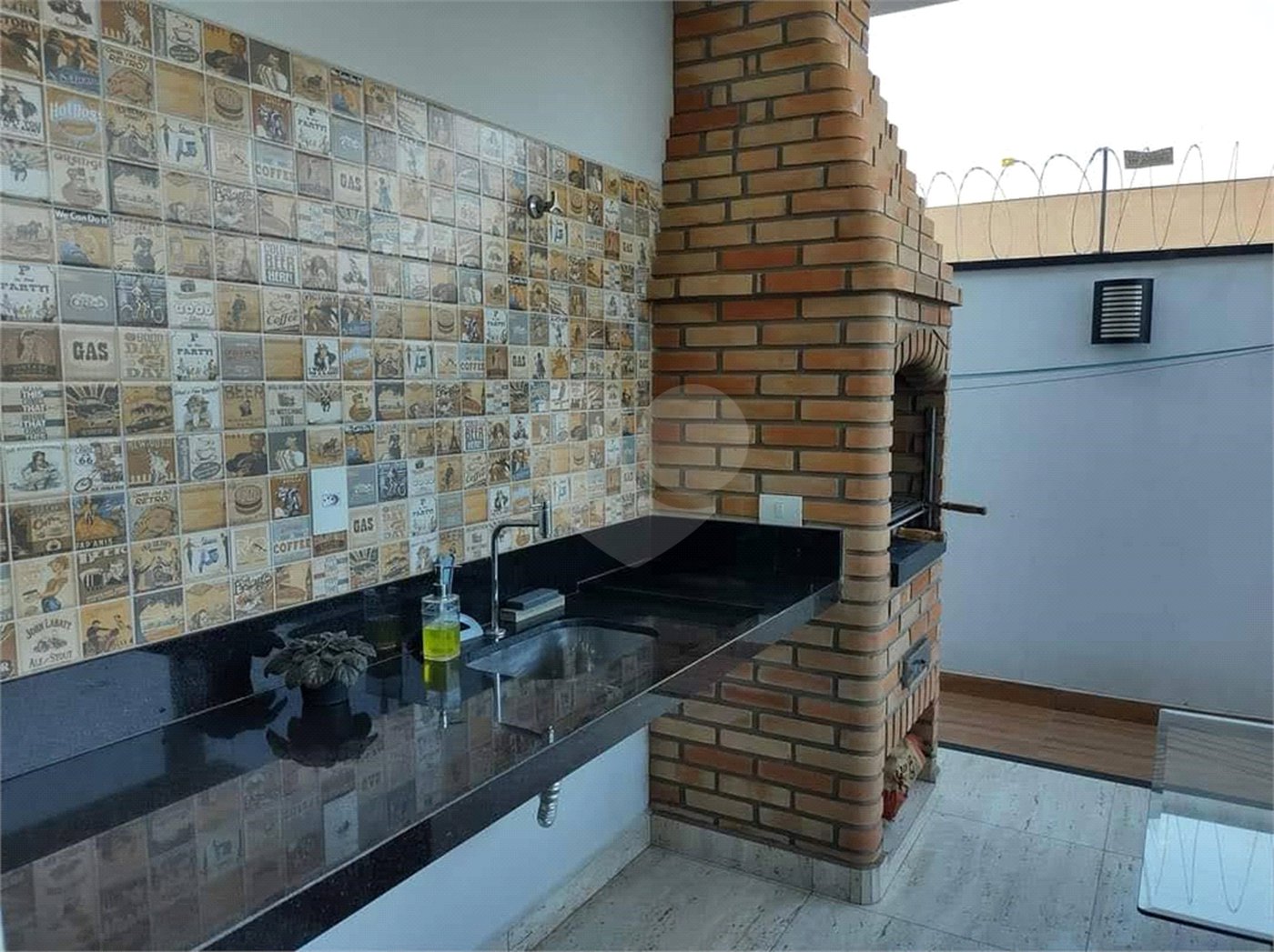 Casa à venda com 3 quartos, sendo 1 suíte, em Residencial Vila dos Eucaliptos, Salto, SP