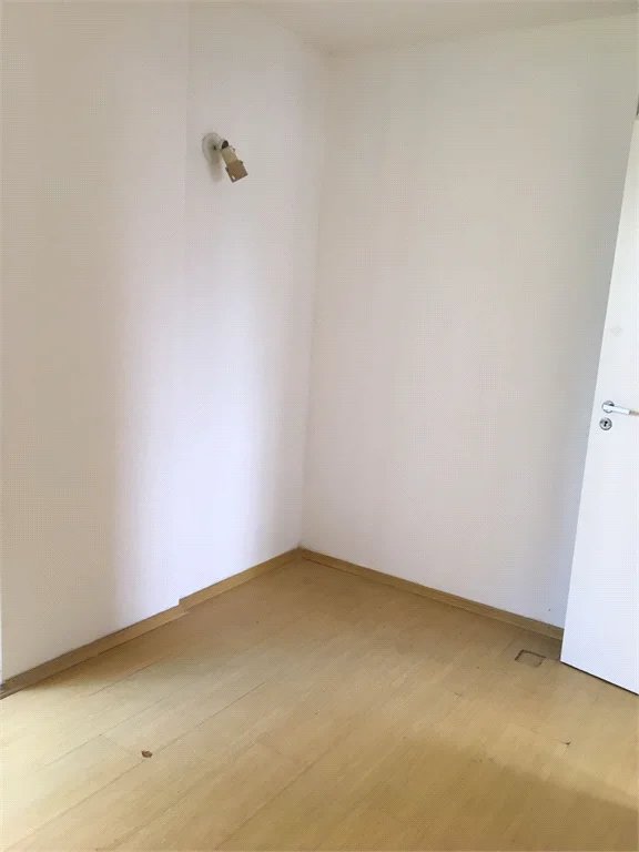 Apartamento à venda com 3 quartos, sendo 1 suíte, em Jardim Parque Morumbi, São Paulo, SP