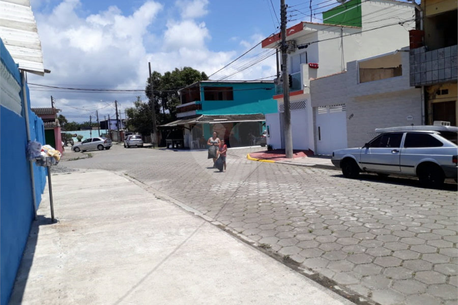 Casa à venda com 3 quartos em Balneário Laranjeiras, Itanhaém, SP