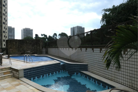 Apartamento à venda com 3 suítes em Vila Suzana, São Paulo, SP