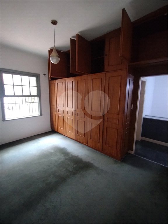 Casa à venda com 4 quartos, sendo 1 suíte, em Vila Mariana, São Paulo, SP
