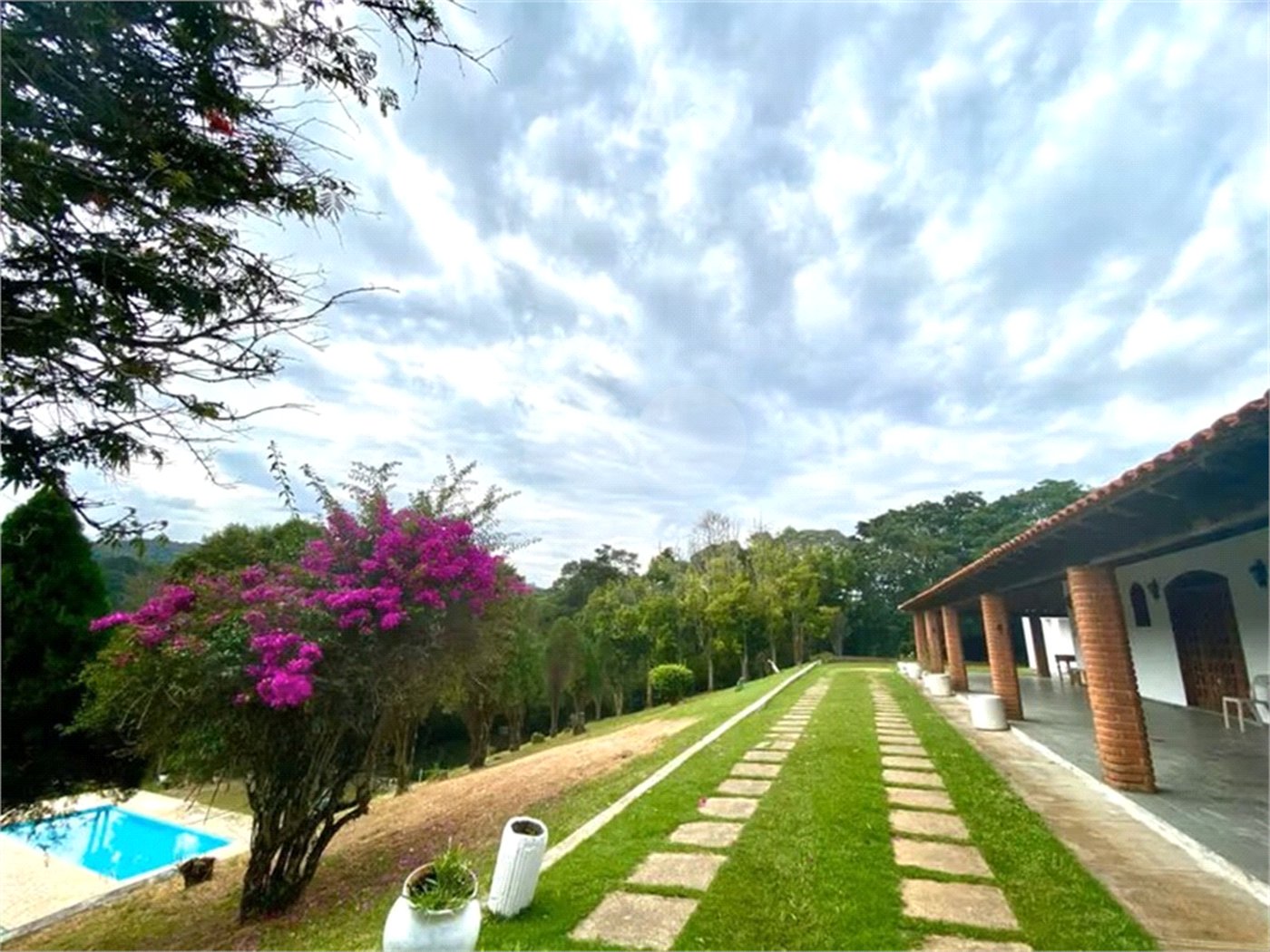 Sítio à venda com 6 quartos, sendo 1 suíte, no Centro (são João Novo), São Roque, SP