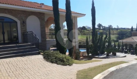 Casa à venda com 3 suítes no condomínio Mont'alcino, Valinhos - SP