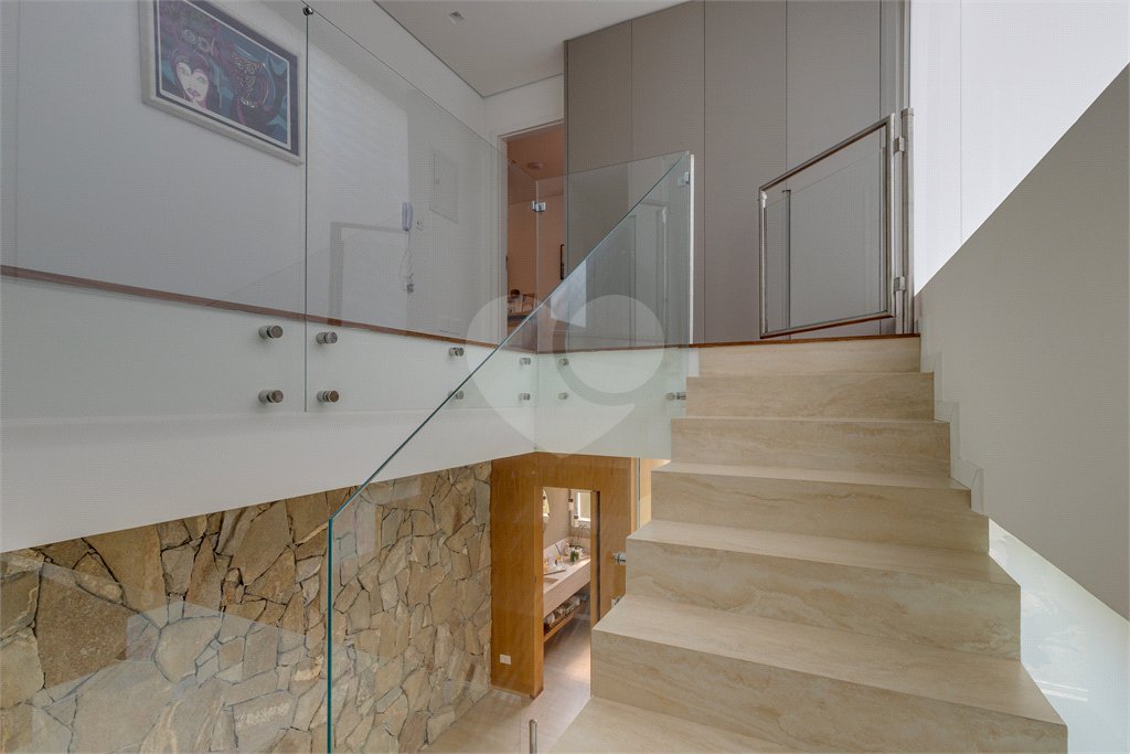 Casa à venda com 3 suítes no condomínio Residencial Canumã, São Paulo - SP