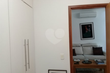 Sobrado à venda com 4 suítes em Água Fria, São Paulo, SP