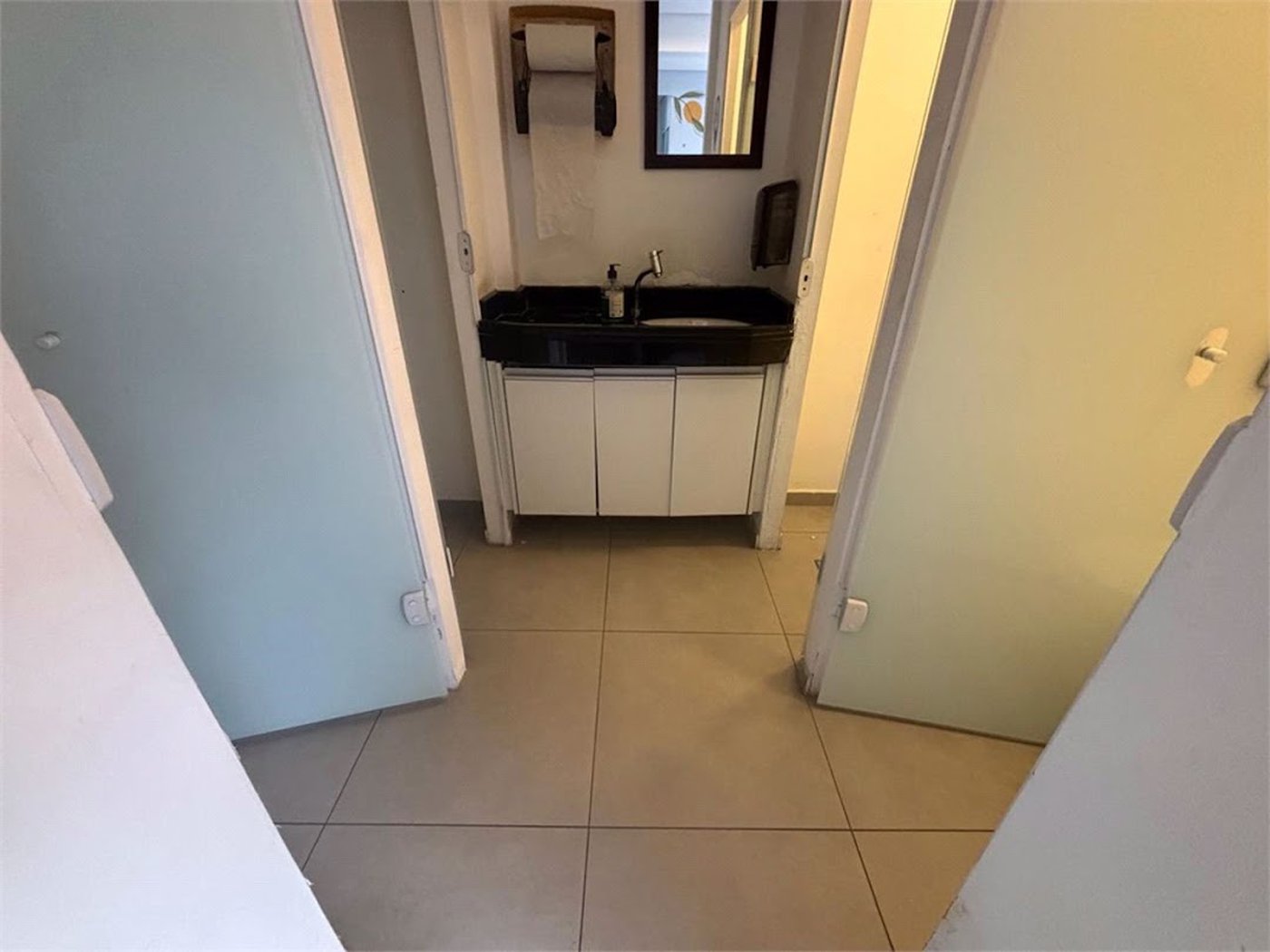 Sala Comercial para venda e locação, Estuário, Santos - SA0057.