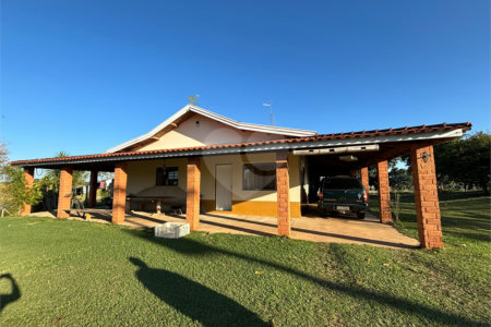 Sítio à venda com 3 quartos, sendo 1 suíte,  em Canta Galo, Itapetininga, SP