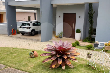 Casa à venda com 4 quartos, sendo 2 suítes, no condomínio Residencial Villaggio Paradiso, Itatiba - SP