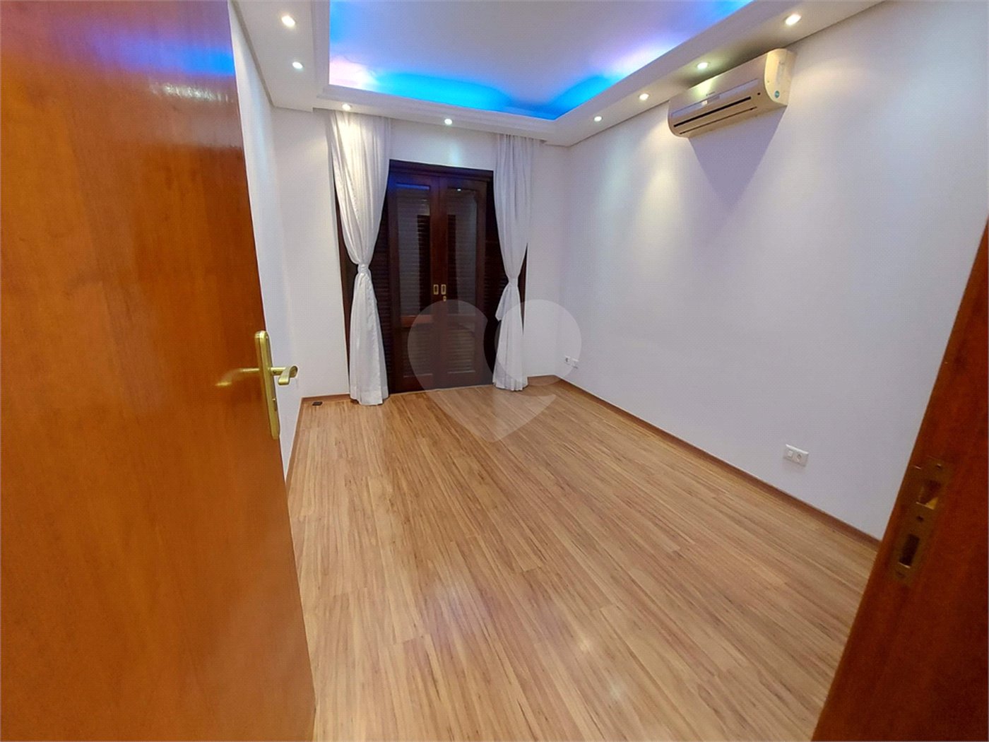 Sobrado à venda com 3 suítes em Jardim Paulista, Atibaia, SP