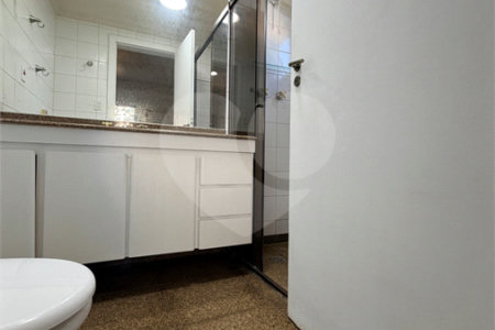 Apartamento à venda com 3 quartos, sendo 1 suíte, em Alto da Boa Vista, São Paulo, SP