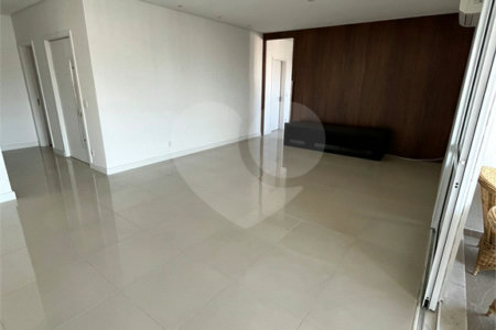 Apartamento à venda com 3 suítes em Vila Andrade, São Paulo, SP