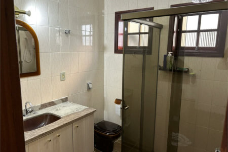 Sobrado à venda com 197m², 3 quartos, sendo 1 suíte, piscina próximo ao metrô Vila Sônia
