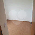 Apartamento no Condomínio Monte Athos.
