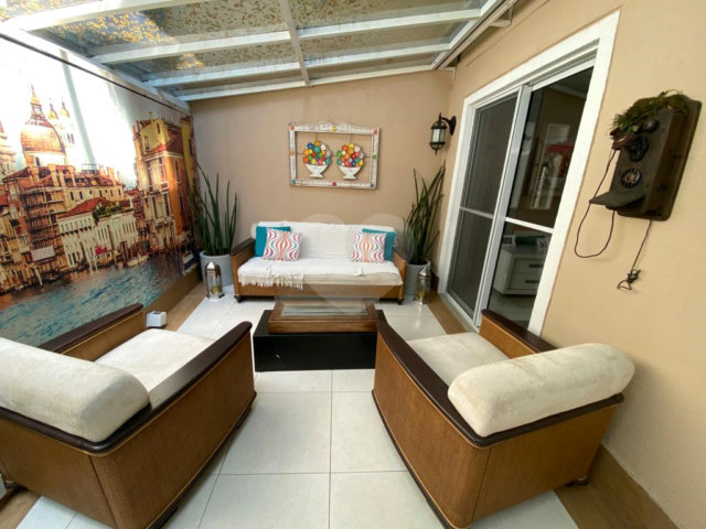 Casa à venda com 4 quartos, sendo 2 suítes,  no condomínio Sunríse, São Paulo - SP
