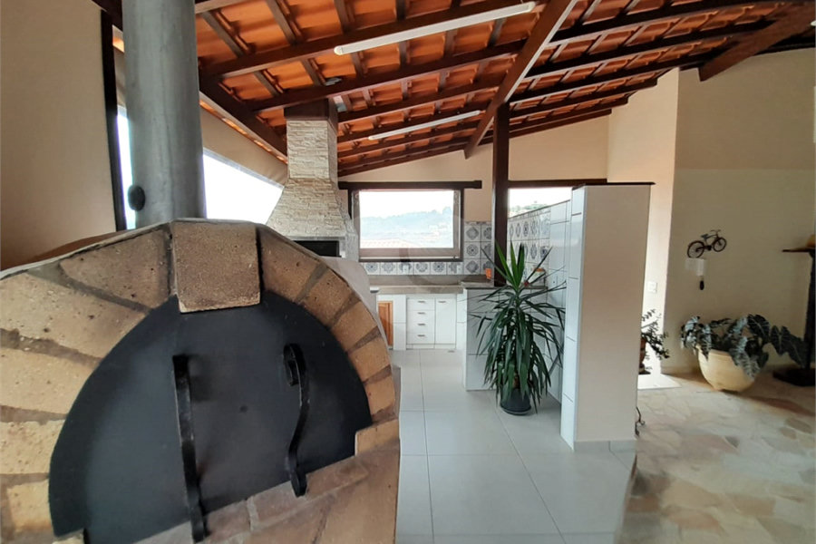 Casa à venda com 3 quartos, sendo 1 suíte, em Área Rural de Serra Negra, Serra Negra, SP