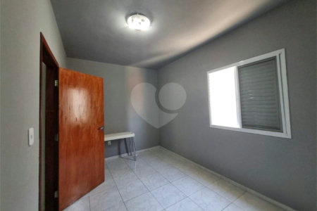 Casa à venda com 2 quartos no condomínio Karolyne, Votorantim - SP
