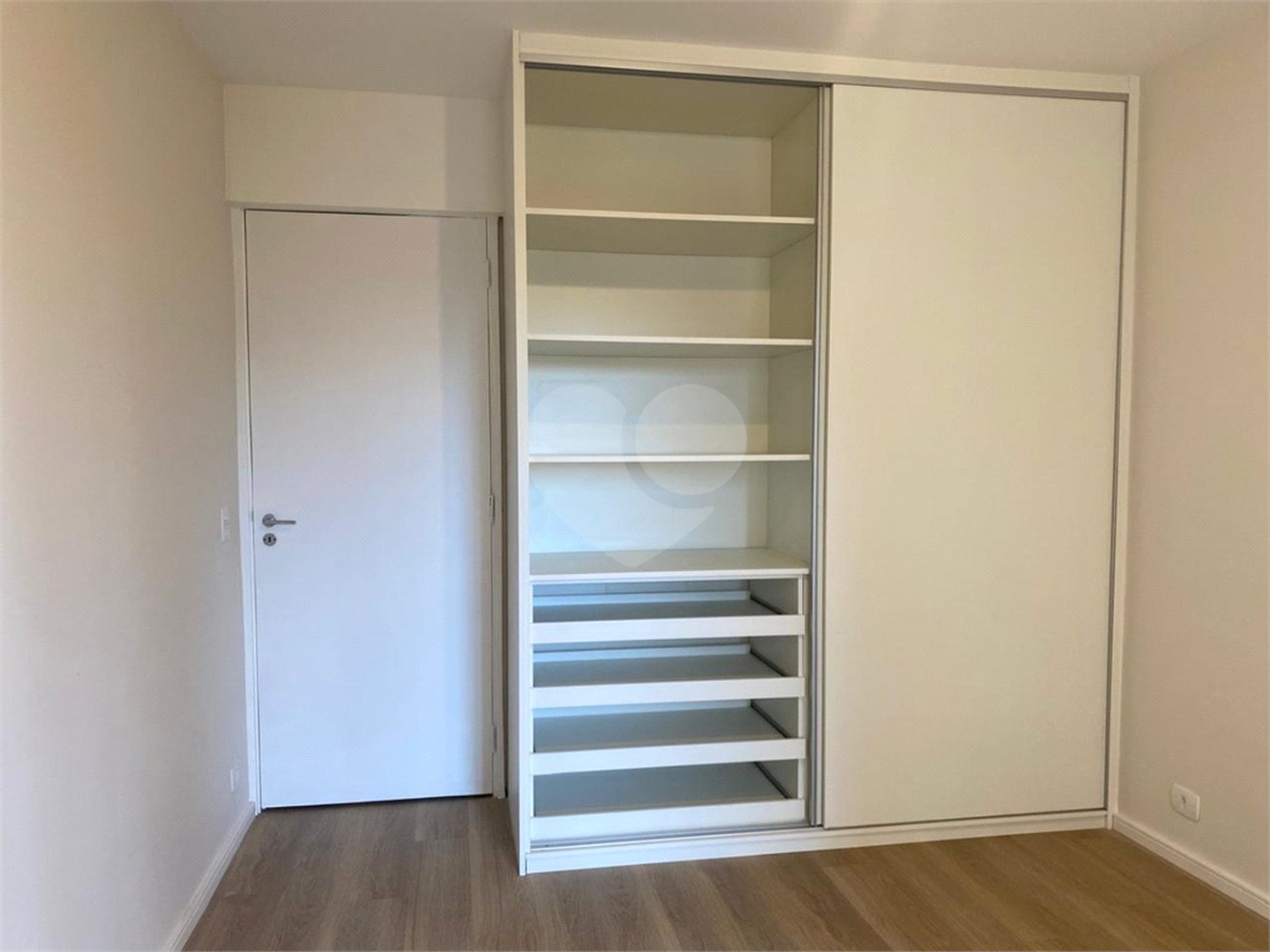 Apartamento à venda com 3 quartos, sendo 1 suíte,  em Itaim Bibi, São Paulo, SP