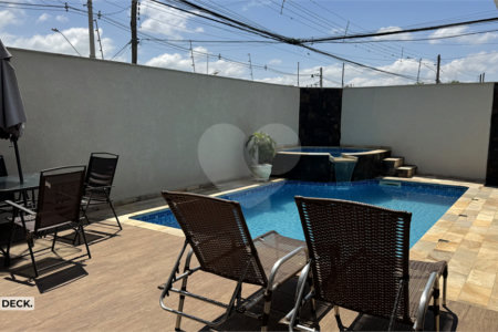 Casa à venda com 3 quartos, sendo 1 suíte, em Vila Rica, Atibaia, SP