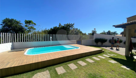 Casa em condomínio à venda com 3 quartos, sendo 2 suítes,  em Rasa, Armação dos Búzios, RJ