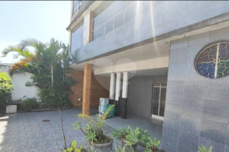 Casa à venda com 3 quartos, sendo 1 suíte, em Santa Cruz, Rio de Janeiro, RJ