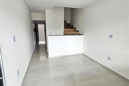 Sobrado à venda com 2 quartos em Maracanã, Praia Grande, SP