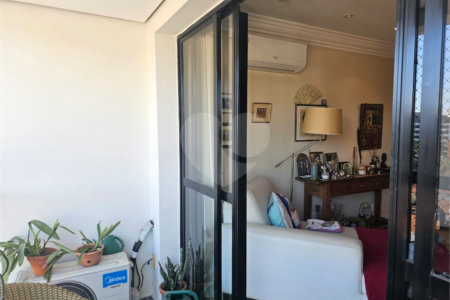 Apartamento à venda com 2 quartos, sendo 1 suíte,  em Chácara Santo Antônio, São Paulo, SP