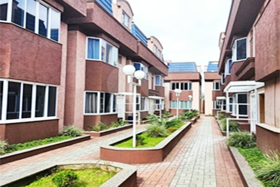 Casa à venda com 3 quartos, sendo 1 suíte,  no condomínio Ouro Verde, Guarulhos - SP