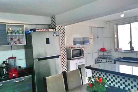 Casa Térrea à venda com 7 quartos, sendo 1 suíte, em Vila Paulicéia, São Paulo, SP