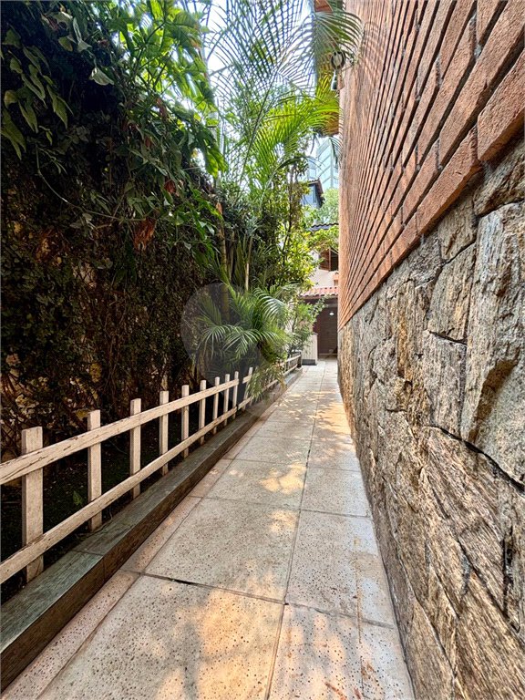 Sobrado à venda com 3 quartos, sendo 1 suíte, em Vila Albertina, São Paulo, SP
