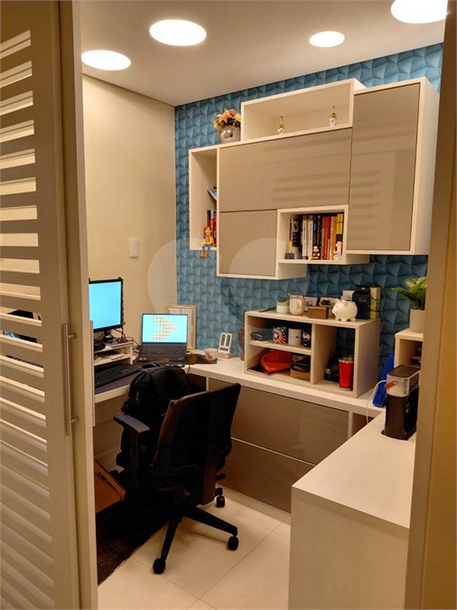 Apartamento à venda com 3 quartos, sendo 1 suíte,  em Vila Suissa, Mogi das Cruzes, SP