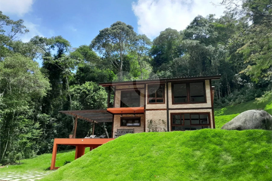 Casa à venda com 3 quartos, sendo 1 suíte, no condomínio Sausalito, Mairiporã - SP