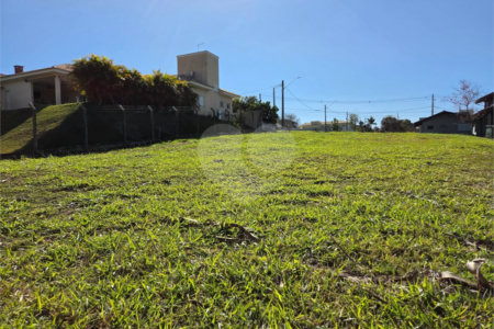 Terreno à venda no condomínio Village Araçoiaba, Araçoiaba da Serra - SP