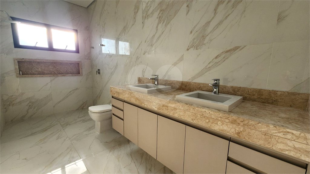 Casa à venda com 3 suítes no condomínio Santa Isabel I, Louveira - SP