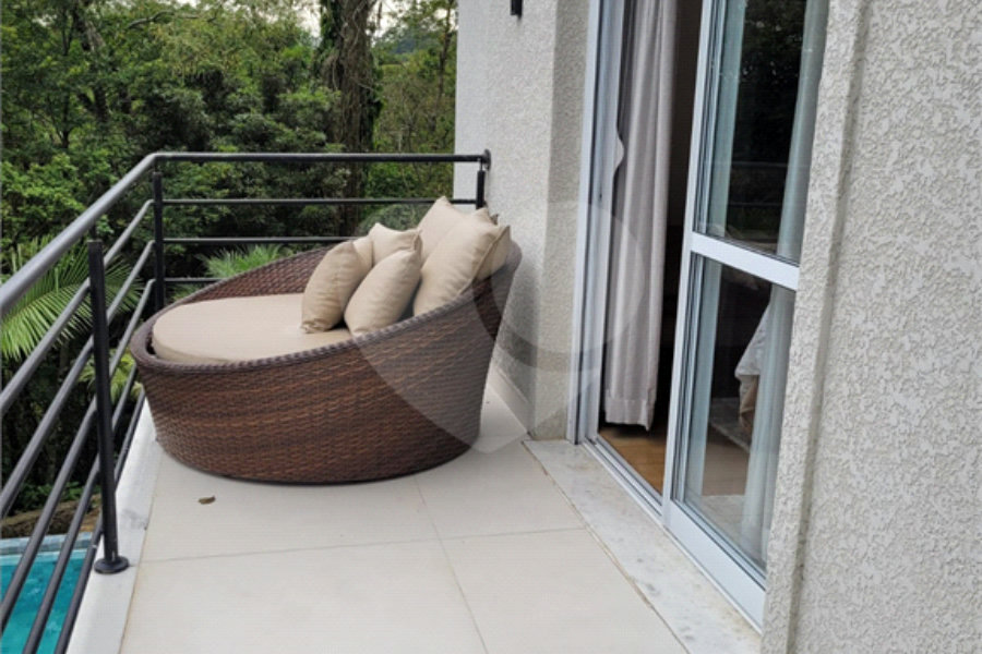 Casa à venda com 3 suítes no condomínio Parque Petrópolis 4 Secção, Mairiporã - SP