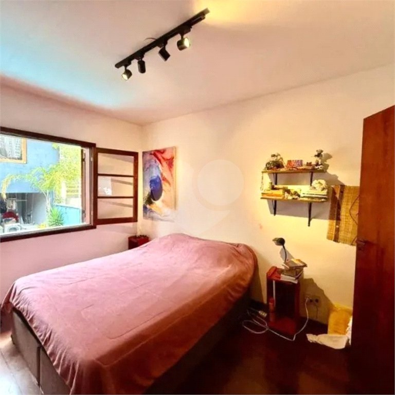 Sobrado à venda com 5 suítes em Vila Romana, São Paulo, SP