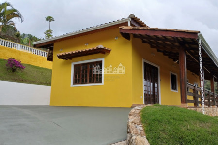 Casa para alugar com 3 quartos, sendo 1 suíte, em Vila Petrópolis, Atibaia, SP