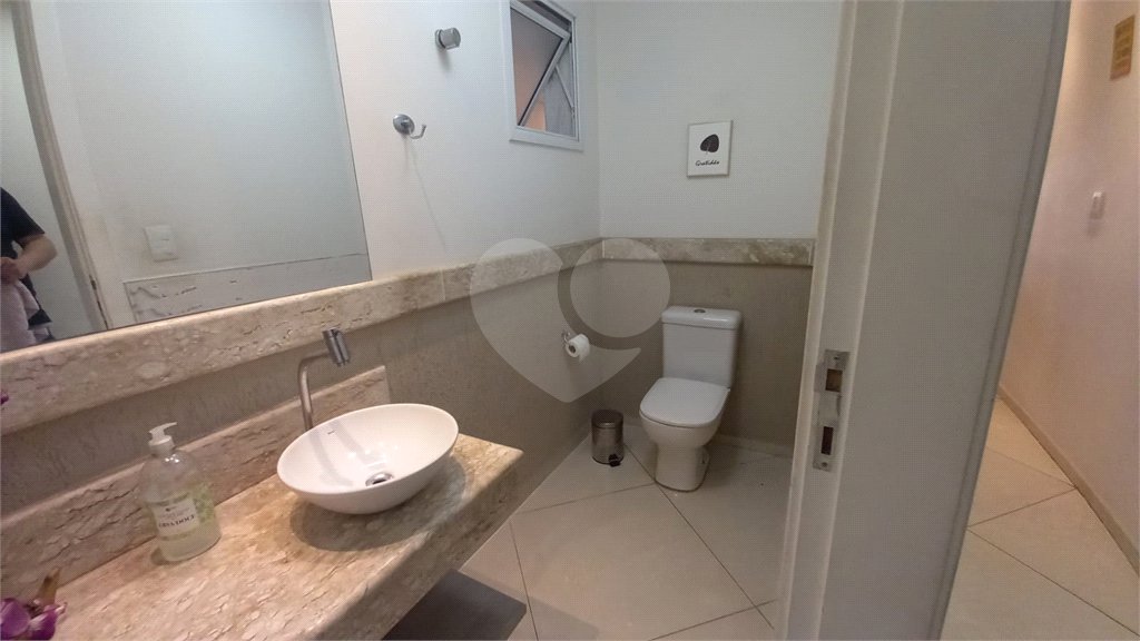Sobrado à venda com 3 suítes em Vila Nivi, São Paulo, SP